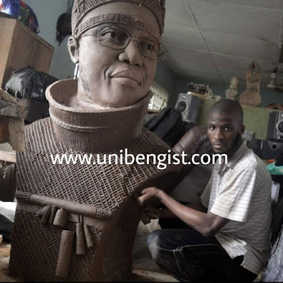 UNIBEN Student makes a Beautiful Sculpture of the Oba of Benin (See Photos)