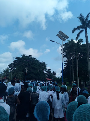 UNIBEN PHARMACY STUDENTS PROTEST ONE WEEK OF NO CLASSES.